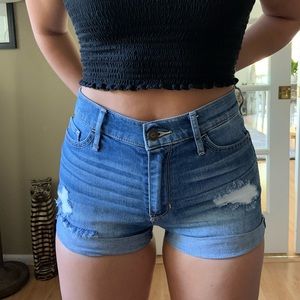 Hollister short short!